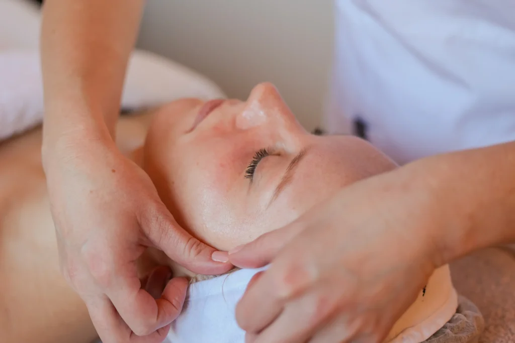 Close-up van bindweefsel massage bij Huidinstituut Diane in Hattem